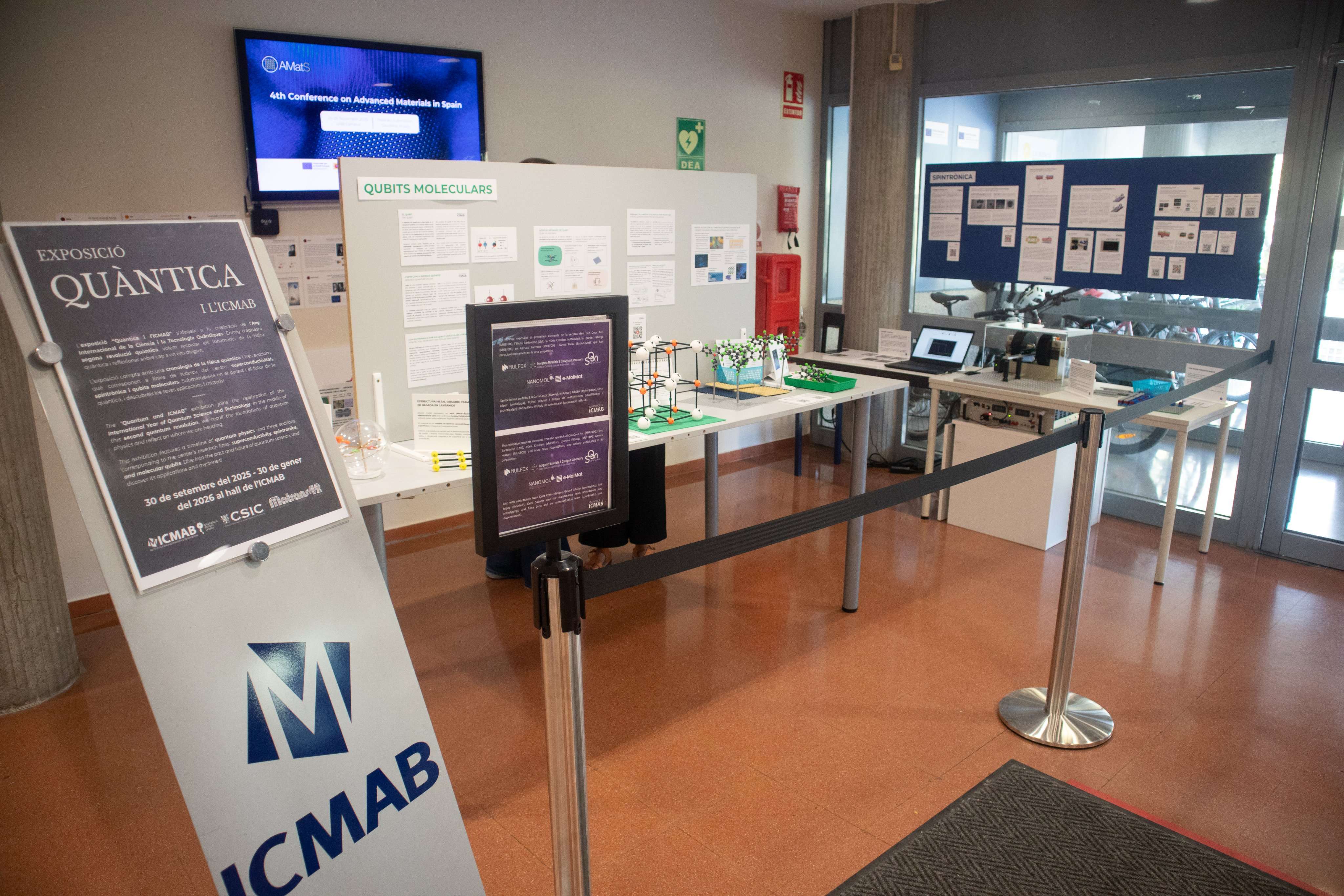 Visita guiada a l'exposició "Quàntica i l'ICMAB"